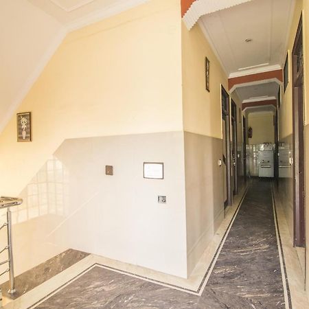 Hotel Bajaj Inn Дехрадун Экстерьер фото