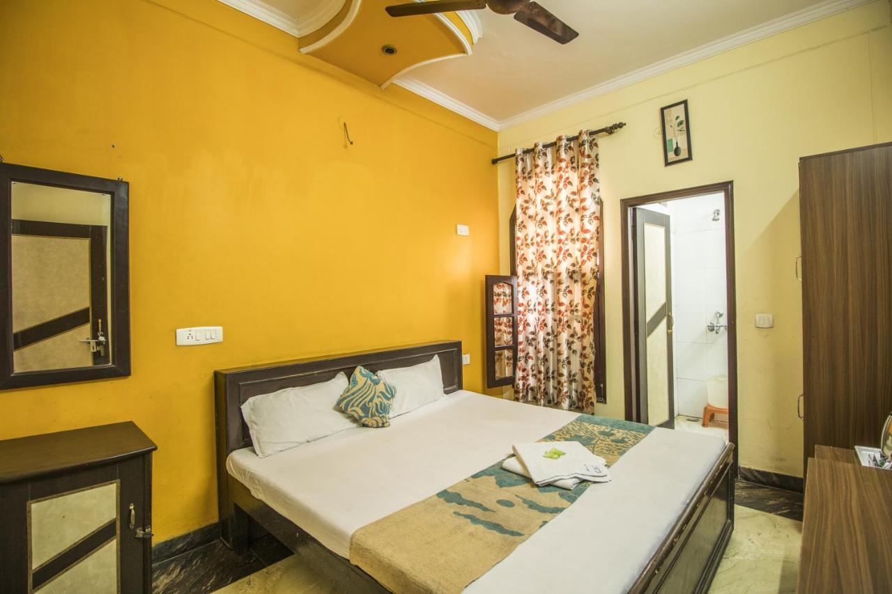 Hotel Bajaj Inn Дехрадун Экстерьер фото
